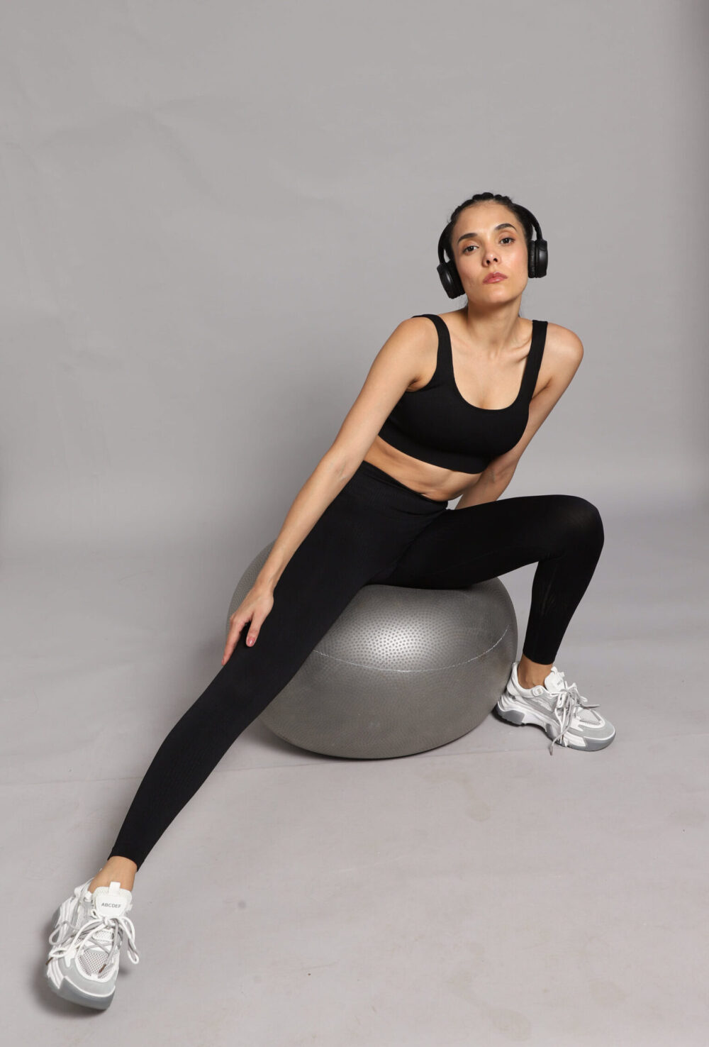 Women's Gym Leggings for Exercising? [Expert's Guide To Chose The